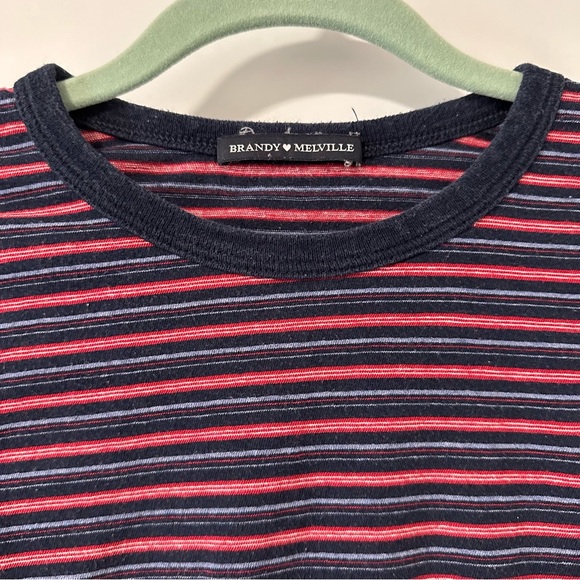 Brandy Melville Striped Cropped Tee - Picture 4 of 5